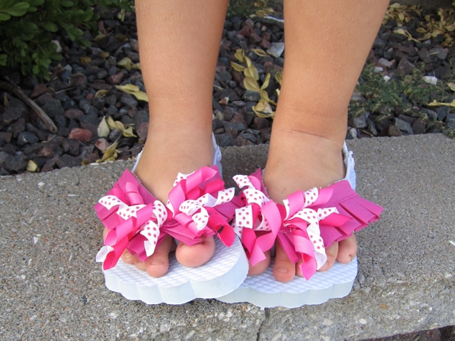 Decorating flip cheap flops with ribbon