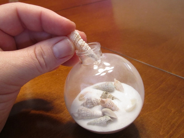 Bringing the Beach Home: Seashell Christmas Ornament - How 