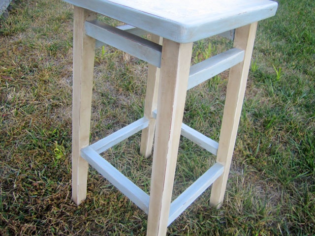 Stenciled Chalk Paint Stools