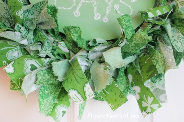 st patricks day fabric scrap chalk board wreath