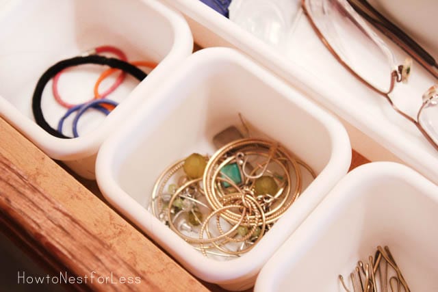 small drawer dividers to organize bathroom vanity