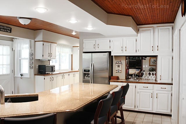 white paint kitchen cabinets