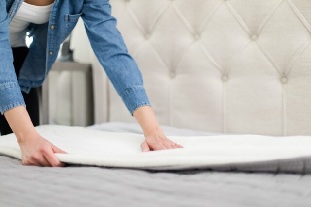 The Easy Pillowcase Hack That Makes Cleaning Your Dirty Lint Trap