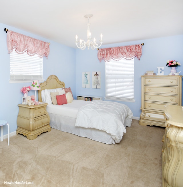 pink and blue bedroom