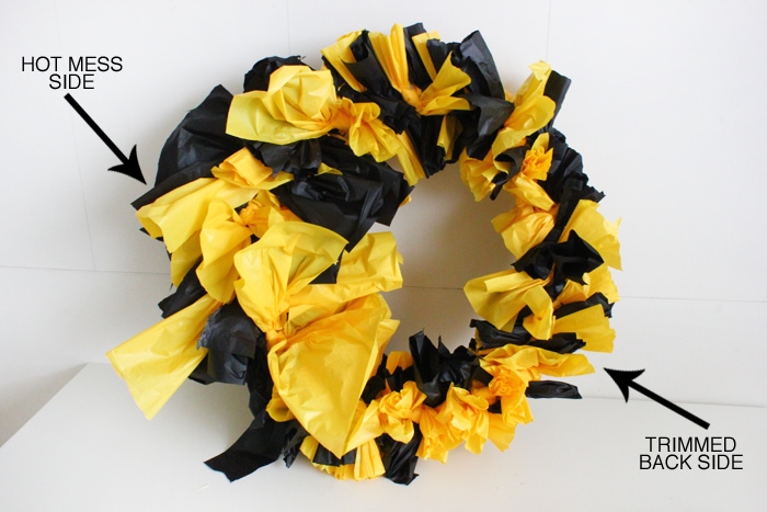 easy plastic tablecloth wreath