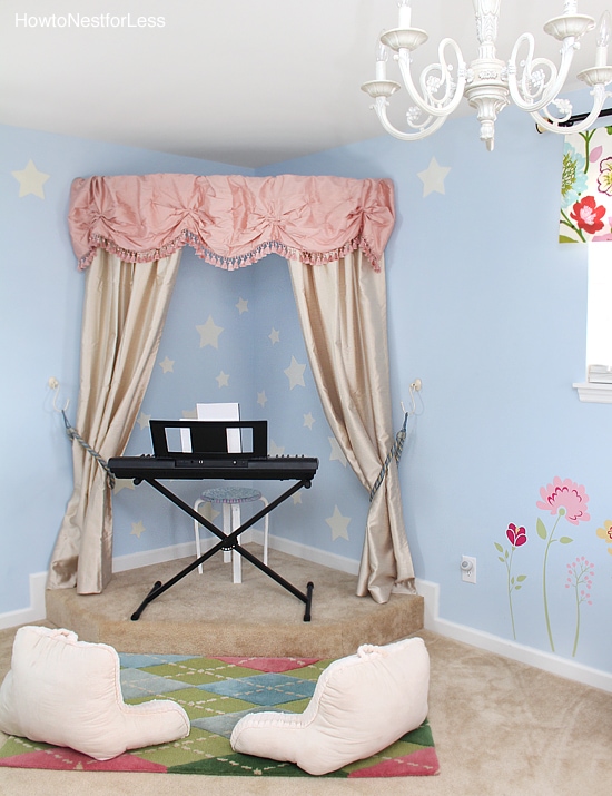 corner bedroom stage