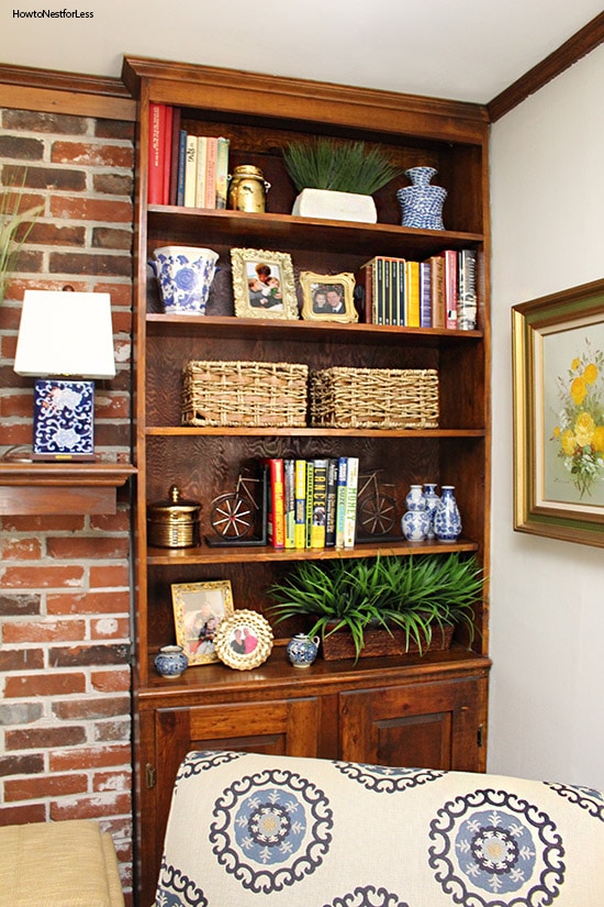 family room built in bookshelves