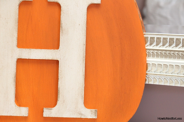 The monogrammed H on the pumpkin.