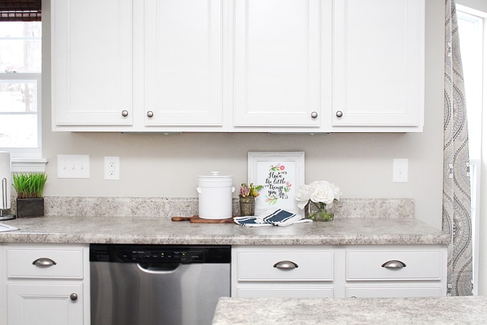 white kitchen cabinets decor