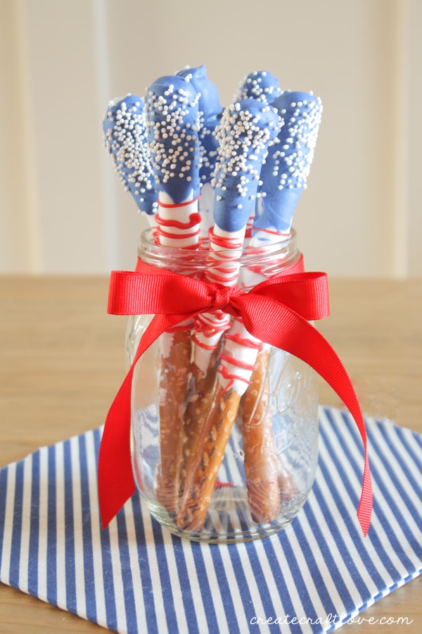 4th of july chocolate pretzels