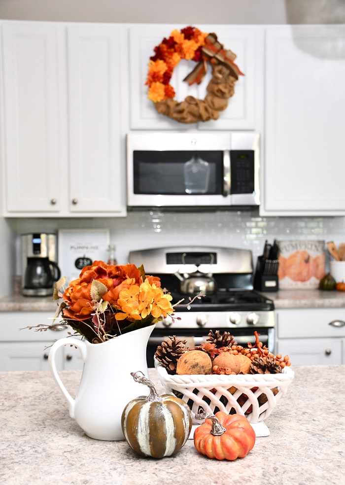 kitchen-fall-decor.jpg