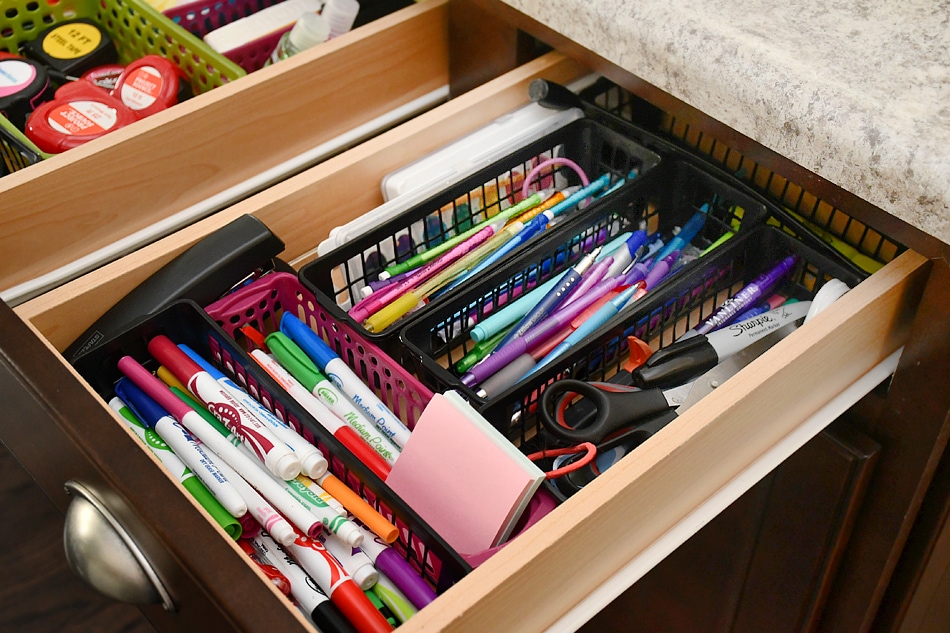 Organizing Secrets from a Manhattan Design Guru  Junk drawer organizing,  Declutter your home, Organization hacks