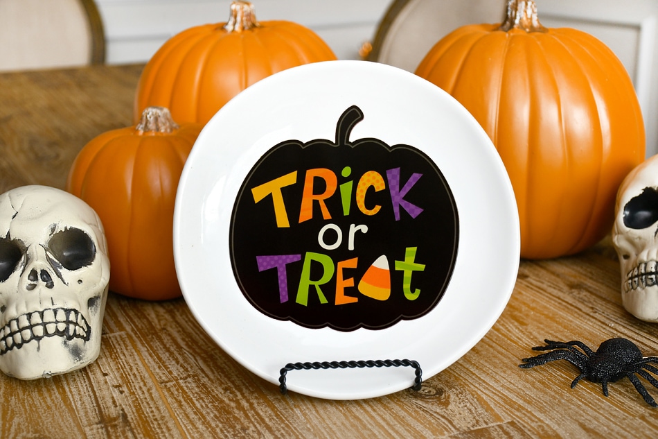 Spooktacular Halloween Decorative Plates: Elevate Your Festive Decor