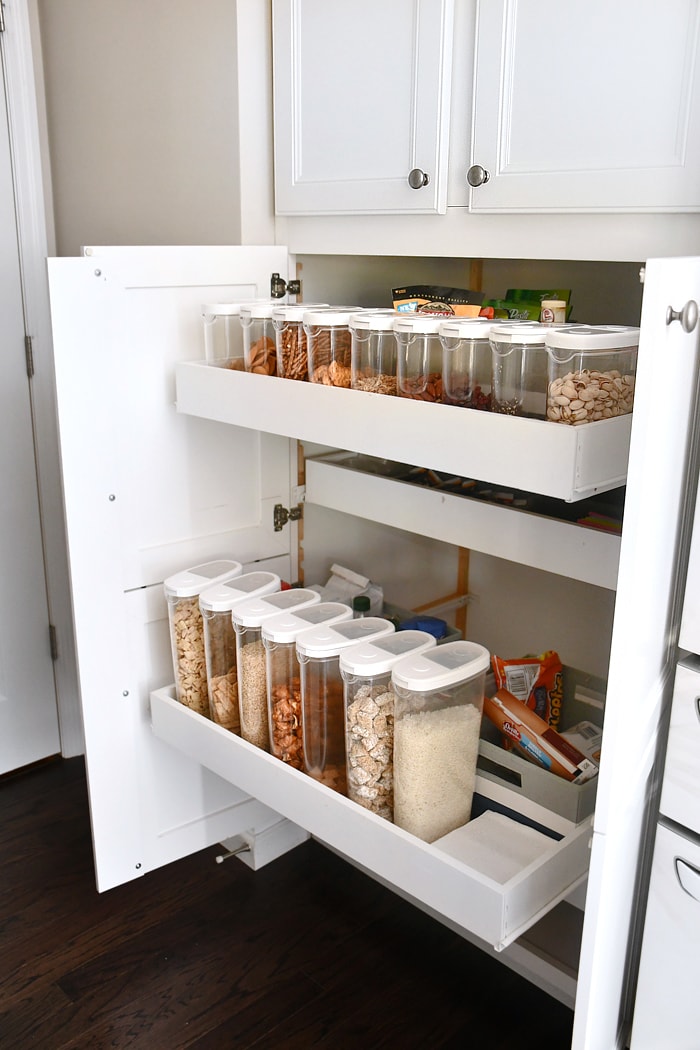 https://howtonestforless.com/wp-content/uploads/2017/10/pantry-organization-ideas-1.jpg