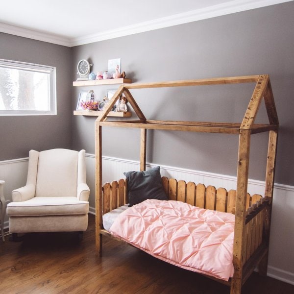 montessori floor bed with pink bedding